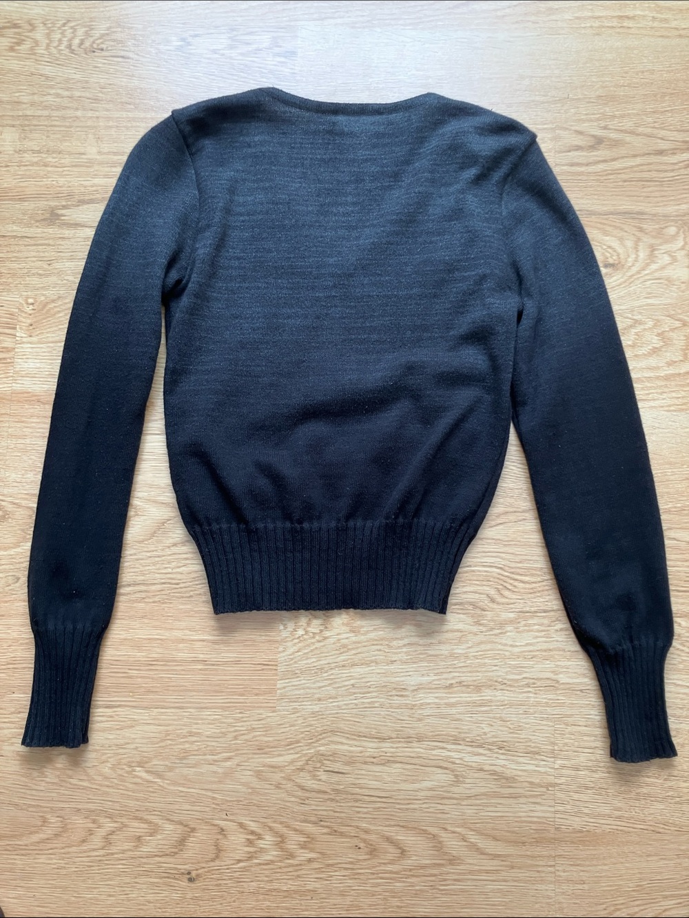 Diesel Women’s Black/Charcoal Gray V-Neck Sweater with Pink Logo Patch. Sz M - Picture 5 of 8